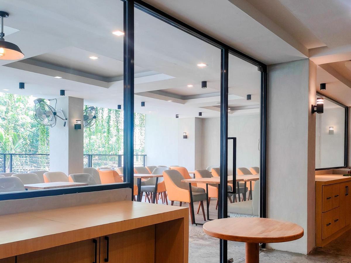 Travel Biz Hotel Medan Mitra Reddoorz Exterior foto